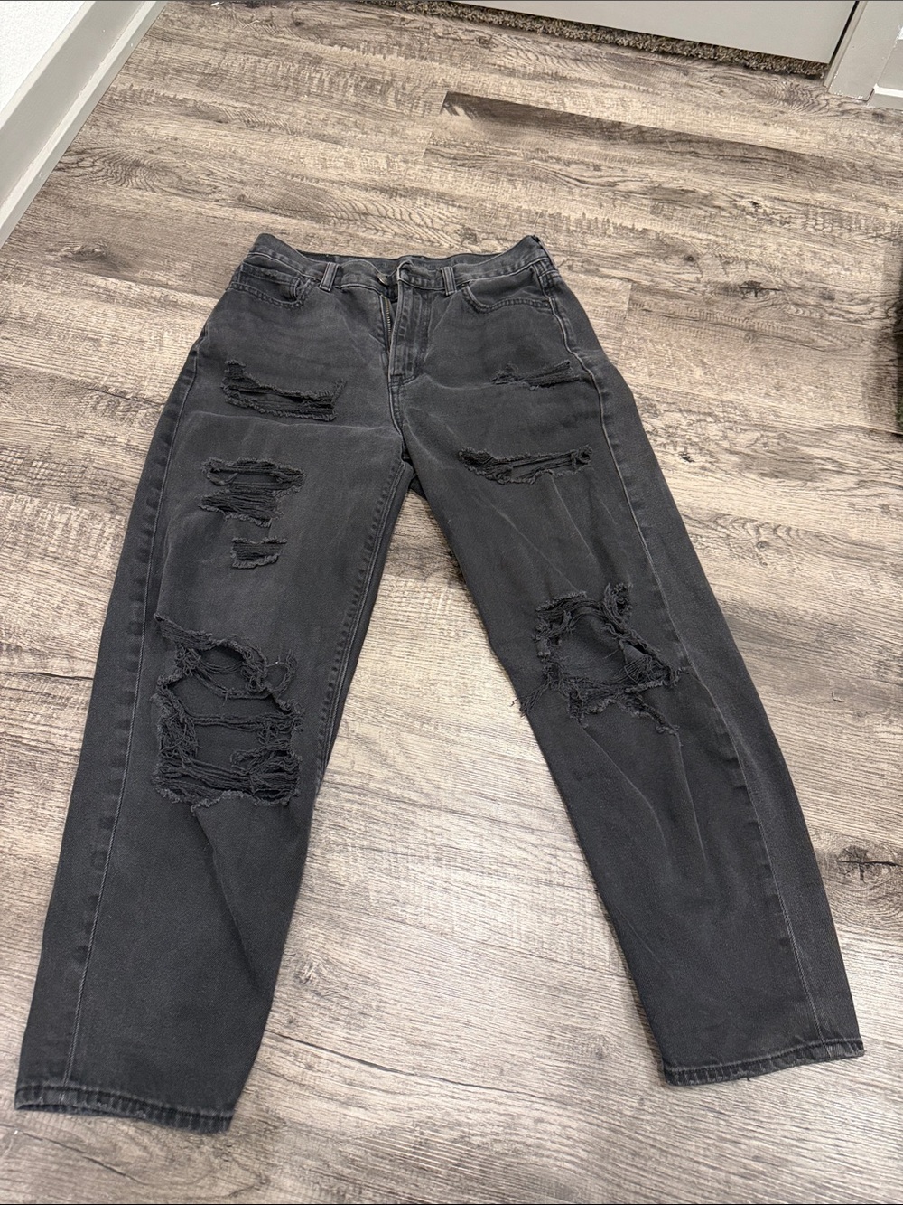 American Eagle Outfitters Black Distressed Boyfriend Jeans